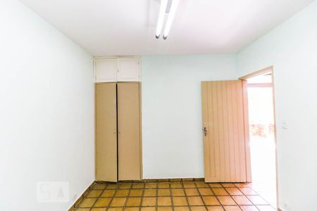 Casa para alugar com 230m², 4 quartos e 4 vagas Casa para alugar com 230m², 4 quartos e 4 vagasEdícula