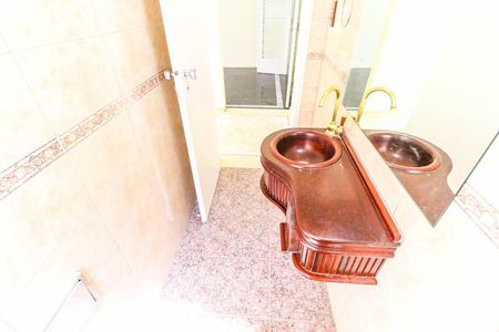 Casa para alugar com 230m², 4 quartos e 4 vagas Casa para alugar com 230m², 4 quartos e 4 vagasLavabo