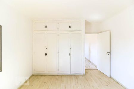 Casa para alugar com 230m², 4 quartos e 4 vagas Casa para alugar com 230m², 4 quartos e 4 vagasQuarto 1