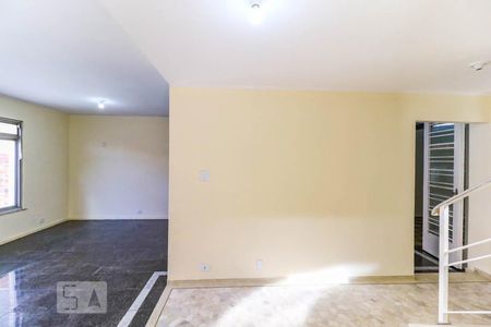 Hall de casa para alugar com 4 quartos, 230m² em Jardim Aeroporto, São Paulo