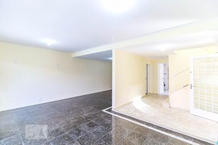 Sala de casa para alugar com 4 quartos, 230m² em Jardim Aeroporto, São Paulo
