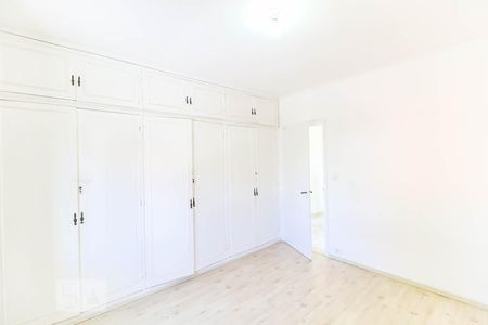 Casa para alugar com 230m², 4 quartos e 4 vagas Casa para alugar com 230m², 4 quartos e 4 vagasQuarto 2