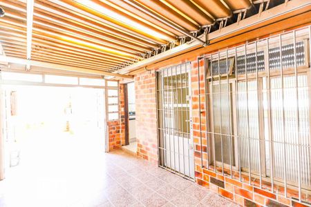 Casa para alugar com 230m², 4 quartos e 4 vagas Casa para alugar com 230m², 4 quartos e 4 vagasQuintal