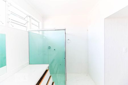 Casa para alugar com 230m², 4 quartos e 4 vagas Casa para alugar com 230m², 4 quartos e 4 vagasBanheiro Suíte