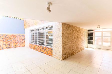 Casa para alugar com 230m², 4 quartos e 4 vagas Casa para alugar com 230m², 4 quartos e 4 vagasGaragem