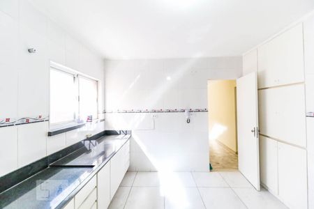 Casa para alugar com 230m², 4 quartos e 4 vagas Casa para alugar com 230m², 4 quartos e 4 vagasCozinha