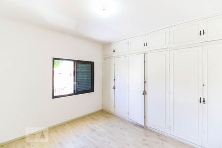 Casa para alugar com 230m², 4 quartos e 4 vagas Casa para alugar com 230m², 4 quartos e 4 vagasQuarto 2