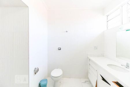 Casa para alugar com 230m², 4 quartos e 4 vagas Casa para alugar com 230m², 4 quartos e 4 vagasBanheiro Suíte