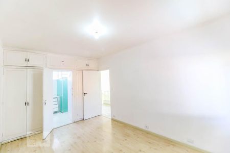 Casa para alugar com 230m², 4 quartos e 4 vagas Casa para alugar com 230m², 4 quartos e 4 vagasSuíte