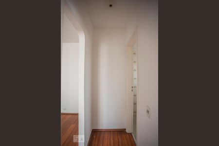 Corredor - Quarto de apartamento para alugar com 1 quarto, 45m² em Vila Guarani, São Paulo