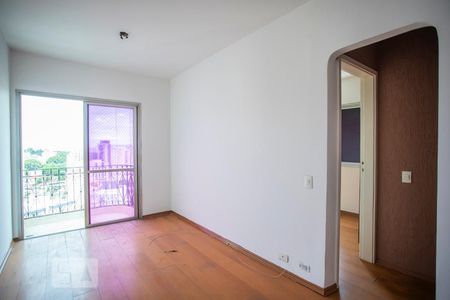 Sala de Estar de apartamento para alugar com 1 quarto, 45m² em Vila Guarani, São Paulo