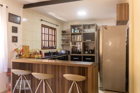 Cozinha de casa para alugar com 3 quartos, 160m² em Jardim Guarapiranga, São Paulo