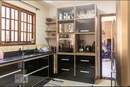 Casa para alugar com 160m², 3 quartos e 2 vagas Casa para alugar com 160m², 3 quartos e 2 vagasCozinha