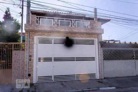 Fachada de casa para alugar com 3 quartos, 160m² em Jardim Guarapiranga, São Paulo