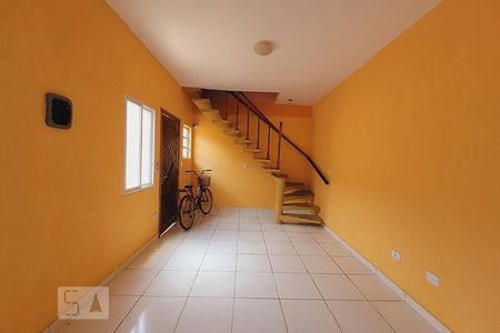 Sala de casa para alugar com 1 quarto, 60m² em Nova Mirim, Praia Grande