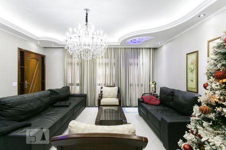 Sala de casa à venda com 4 quartos, 250m² em Vila Carrão, São Paulo