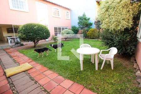 Casa à venda com 312m², 3 quartos e 2 vagas Casa à venda com 312m², 3 quartos e 2 vagasQuintal