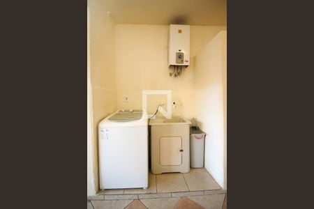 Casa à venda com 312m², 3 quartos e 2 vagas Casa à venda com 312m², 3 quartos e 2 vagasÁrea de Serviço