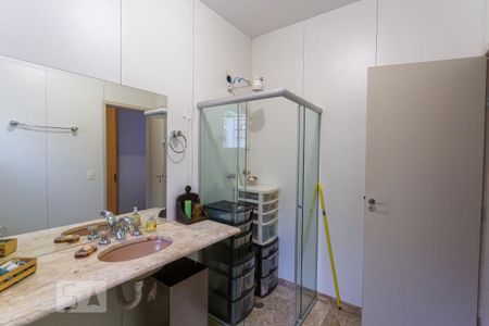 Casa para alugar com 340m², 3 quartos e 3 vagasBanheiro Social