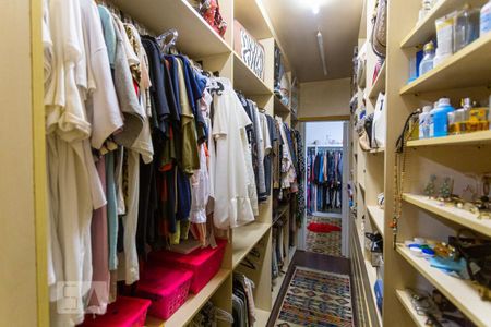 Casa para alugar com 340m², 3 quartos e 3 vagasCloset da Suíte 1