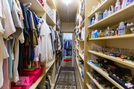 Casa para alugar com 340m², 3 quartos e 3 vagasCloset da Suíte 1