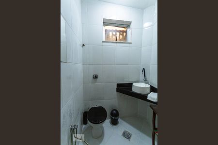 Casa para alugar com 340m², 3 quartos e 3 vagasBanheiro