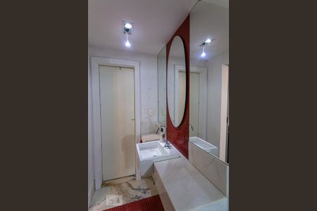 Casa para alugar com 340m², 3 quartos e 3 vagasBanheiro