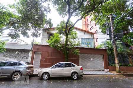 Casa para alugar com 340m², 3 quartos e 3 vagasFachada