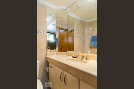 Banheiro da suíte de apartamento à venda com 3 quartos, 200m² em Jardim Oriental, São Paulo