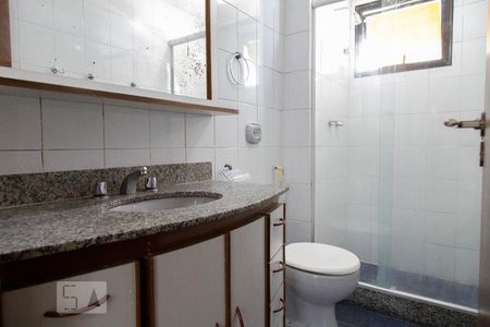 Apartamento à venda com 123m², 3 quartos e 2 vagasBanheiro da suíte 