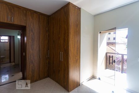 Casa à venda com 340m², 4 quartos e NaN vagasquarto 2