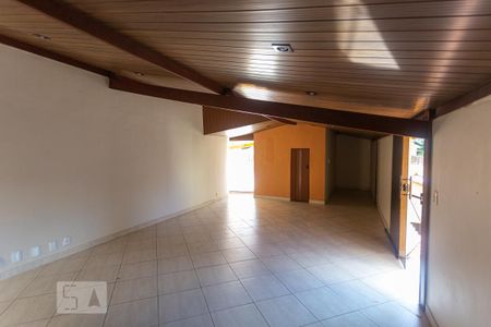 Casa à venda com 340m², 4 quartos e NaN vagasÁrea comum - Salão de festas