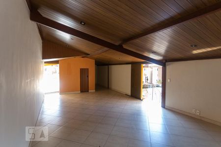 Casa à venda com 340m², 4 quartos e NaN vagasÁrea comum - Salão de festas