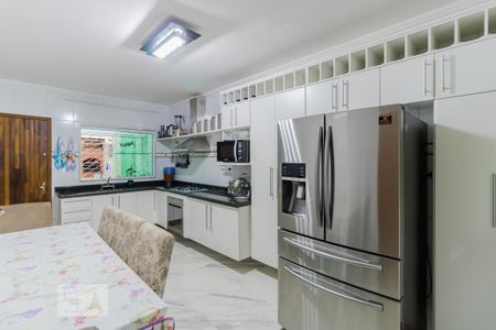 Casa à venda com 167m², 3 quartos e 2 vagasCozinha