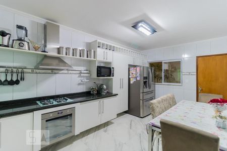 Casa à venda com 167m², 3 quartos e 2 vagasCozinha