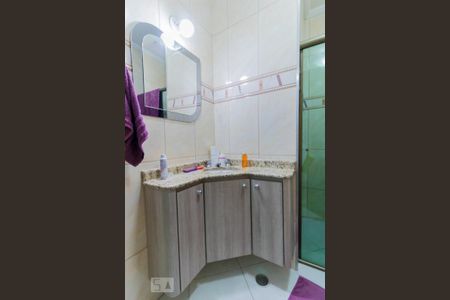 Casa à venda com 167m², 3 quartos e 2 vagasBanheiro