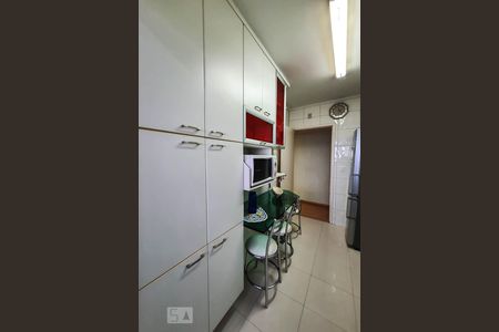 Apartamento à venda com 77m², 2 quartos e 2 vagasCozinha