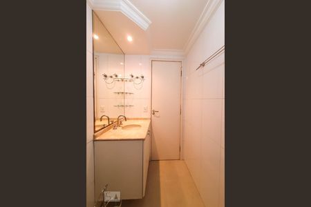 Apartamento à venda com 77m², 2 quartos e 2 vagasBanheiro Suíte