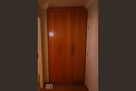 Apartamento à venda com 77m², 2 quartos e 2 vagasDetalhe  Armário Suíte