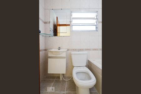 Banheiro da Suíte de casa para alugar com 2 quartos, 105m² em Jardim Peri, São Paulo