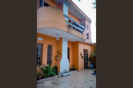 Casa à venda com 220m², 4 quartos e 5 vagasFachada