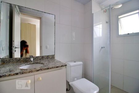 Banheiro de apartamento para alugar com 1 quarto, 26m² em Bangú, Santo André