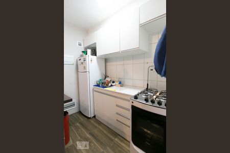 Cozinha de apartamento à venda com 1 quarto, 24m² em Vila Campanela, São Paulo