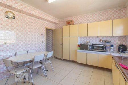 Casa à venda com 180m², 4 quartos e 3 vagasCozinha