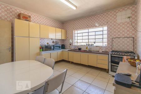 Casa à venda com 180m², 4 quartos e 3 vagasCozinha