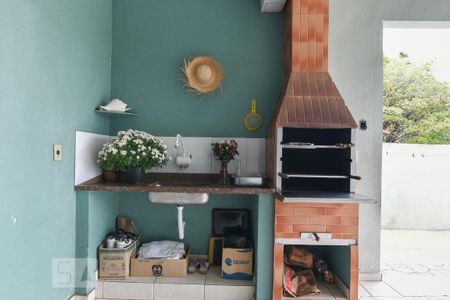 Casa à venda com 160m², 3 quartos e 2 vagas Casa à venda com 160m², 3 quartos e 2 vagasChurrasqueira