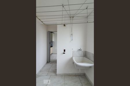 Apartamento para alugar com 68m², 2 quartos e 1 vagaÁrea de serviço