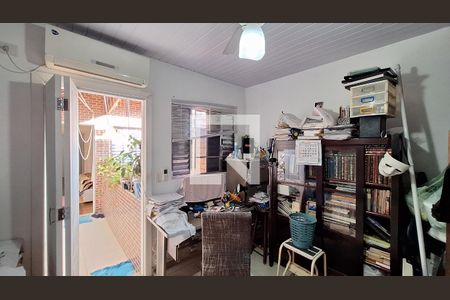 Casa à venda com 160m², 2 quartos e 1 vagaQuarto de Serviço