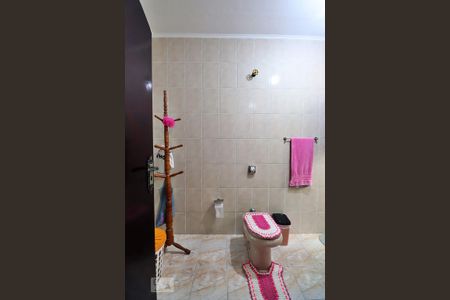 Casa à venda com 392m², 5 quartos e 4 vagasBanheiro da Suíte