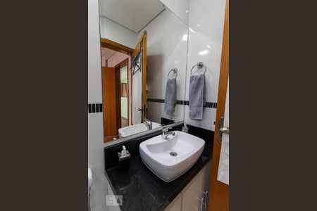 Casa à venda com 250m², 3 quartos e 5 vagas Casa à venda com 250m², 3 quartos e 5 vagasBanheiro da Suíte 2 - Pia